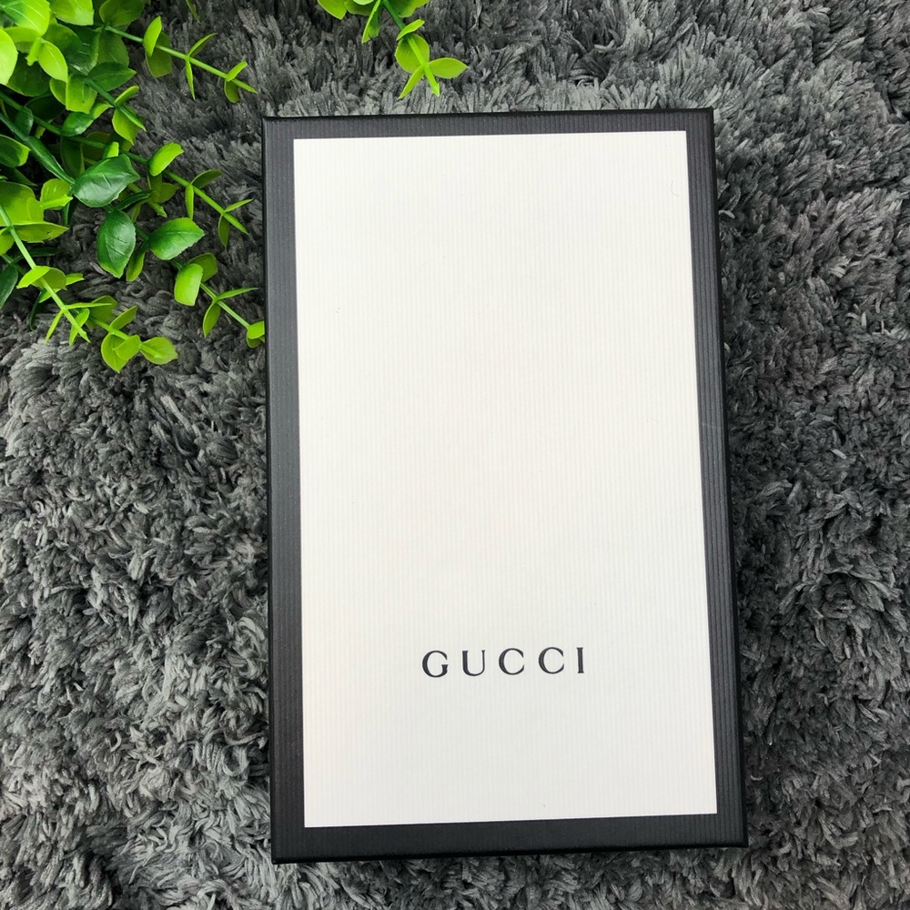 Gucci GG Marmont bifold Wallet Case iPhone 7/8 Case with interior card - Picture 4 of 15